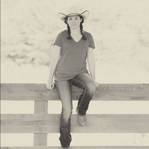 Meet your Posher, Alexi